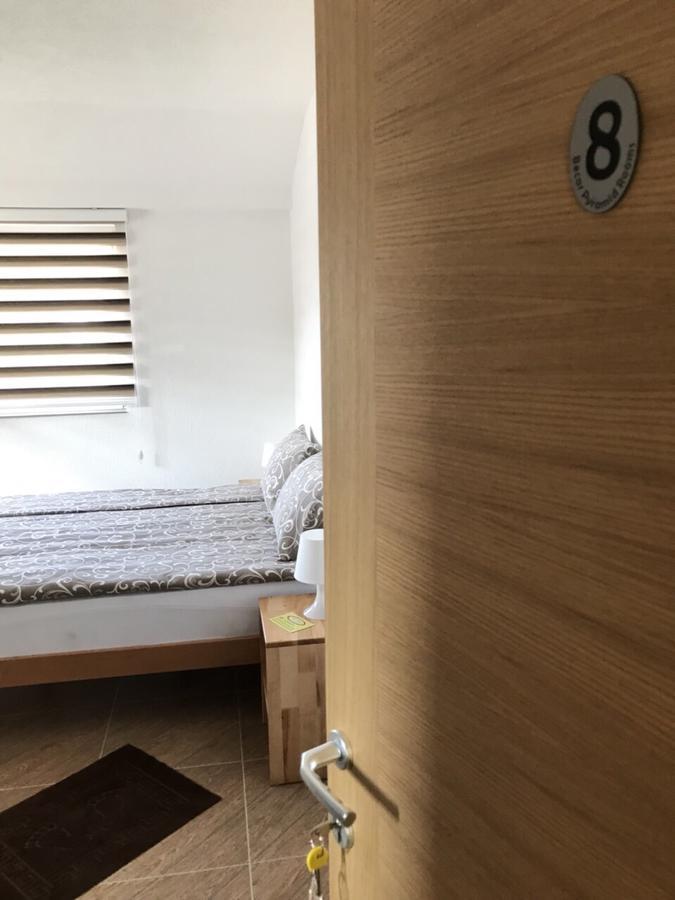 Becar Pyramid Rooms Visoko Zewnętrze zdjęcie